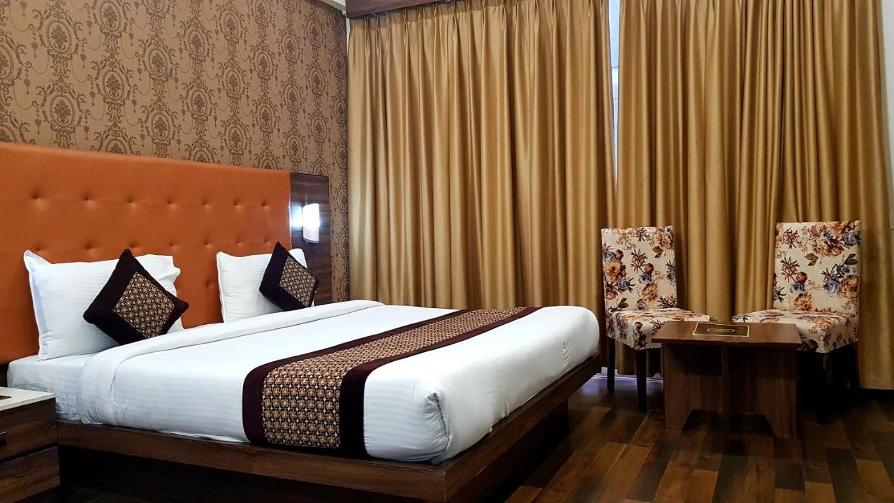 Hotel Citi Inn Grande Zirakpur Exterior photo
